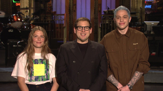 Pete Davidson pokes fun at his "0 for 3" record of asking women to marry him in new <i>SNL </i>promo